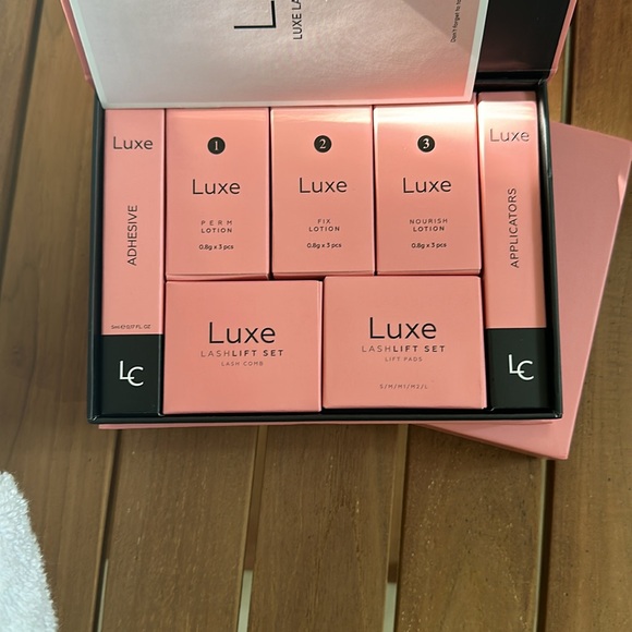 TWO Luxe sets lash lift lash curler - Picture 4 of 4